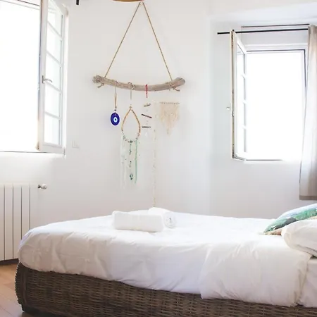 Guestready - Spacious 3-bdr Flat With Private Terrace And Parking * Biarritz