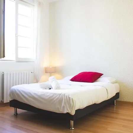 Guestready - Spacious 3-bdr Flat With Private Terrace And Parking Apartman