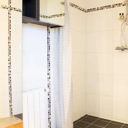 Guestready - Spacious 3-bdr Flat With Private Terrace And Parking * Biarritz